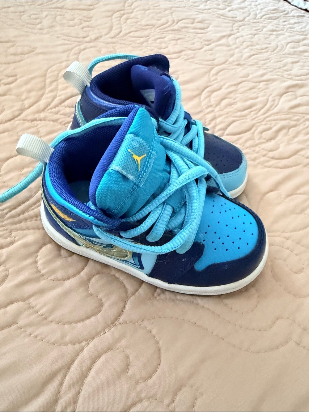 Nike Jordan Toddlers' Two-Tone Blue Sneakers with Yellow